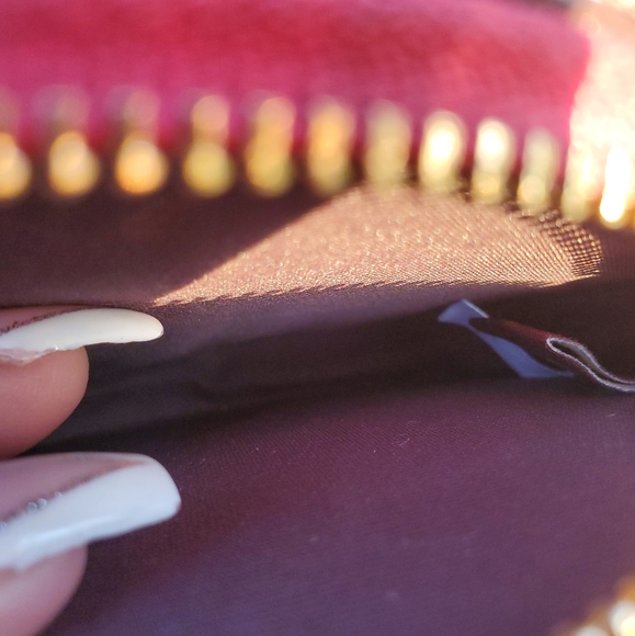 Coach floral round coin purse case gold hardware. - Picture 5 of 5